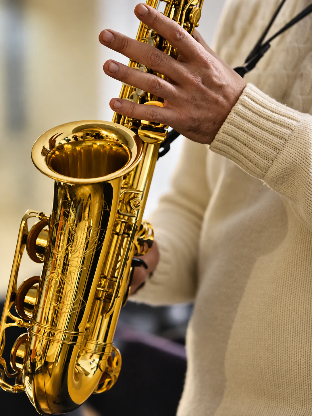 Détail et orfèvrerie des clés du saxophone
